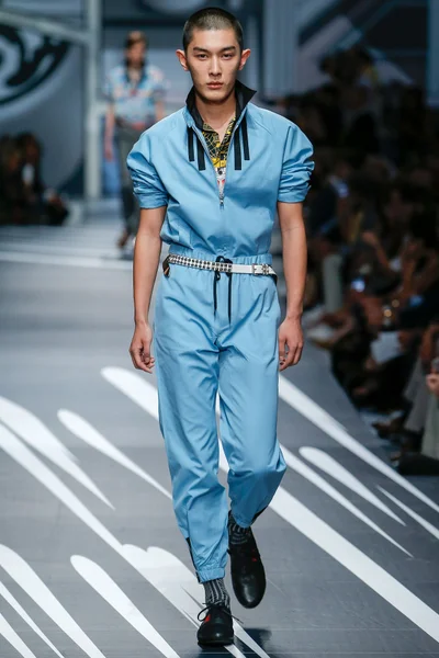 Look 12